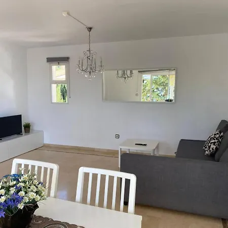 Cyv Simple Living Near W Pool In