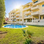 Апартаменты Cyv Simple Living Near W Pool In