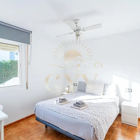 Cyv Simple Living Near With Pool. 公寓 丰希罗拉